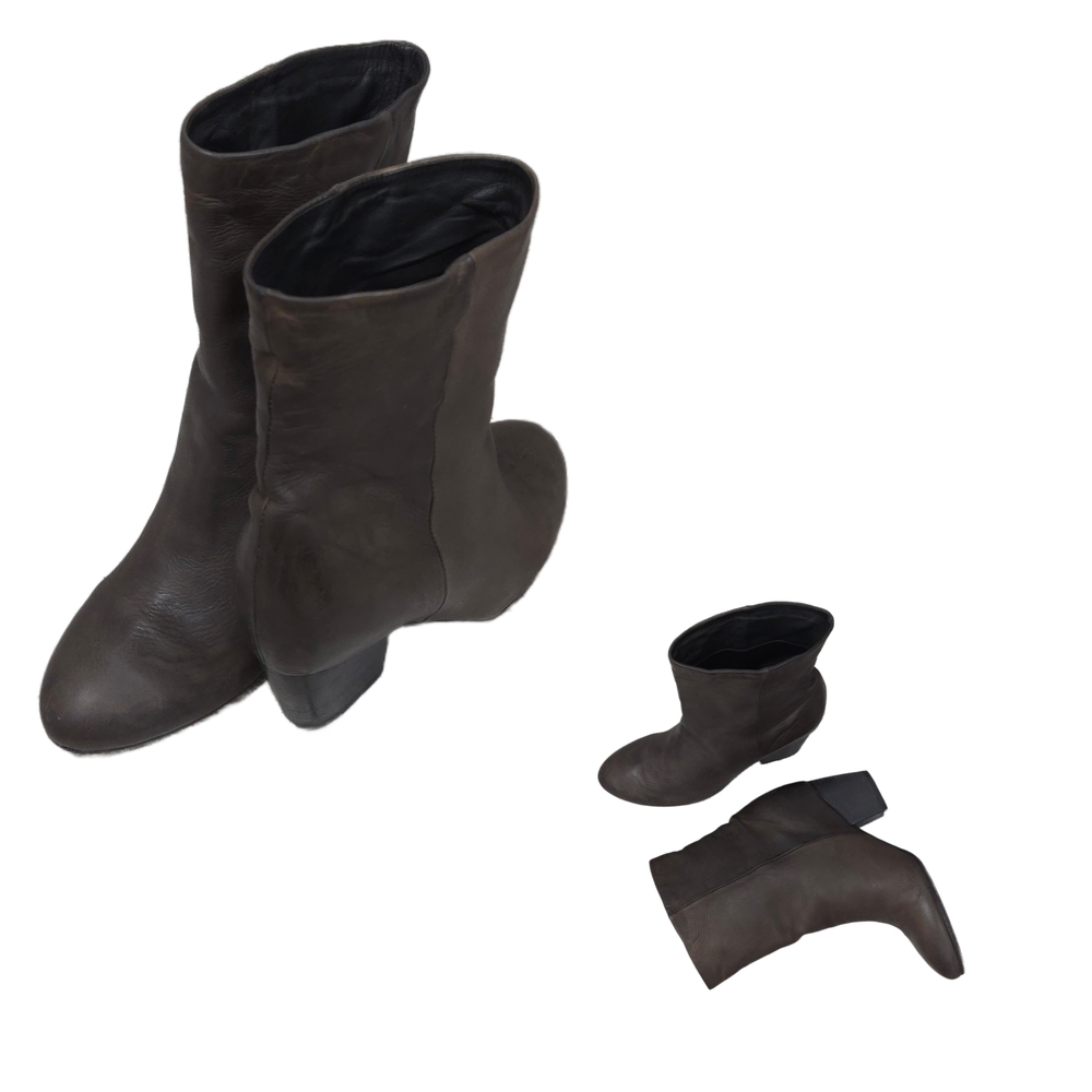 VIC MATIE Distressed Two-Toned 100% Italian Leather Slouchy Heeled Ankle Boots